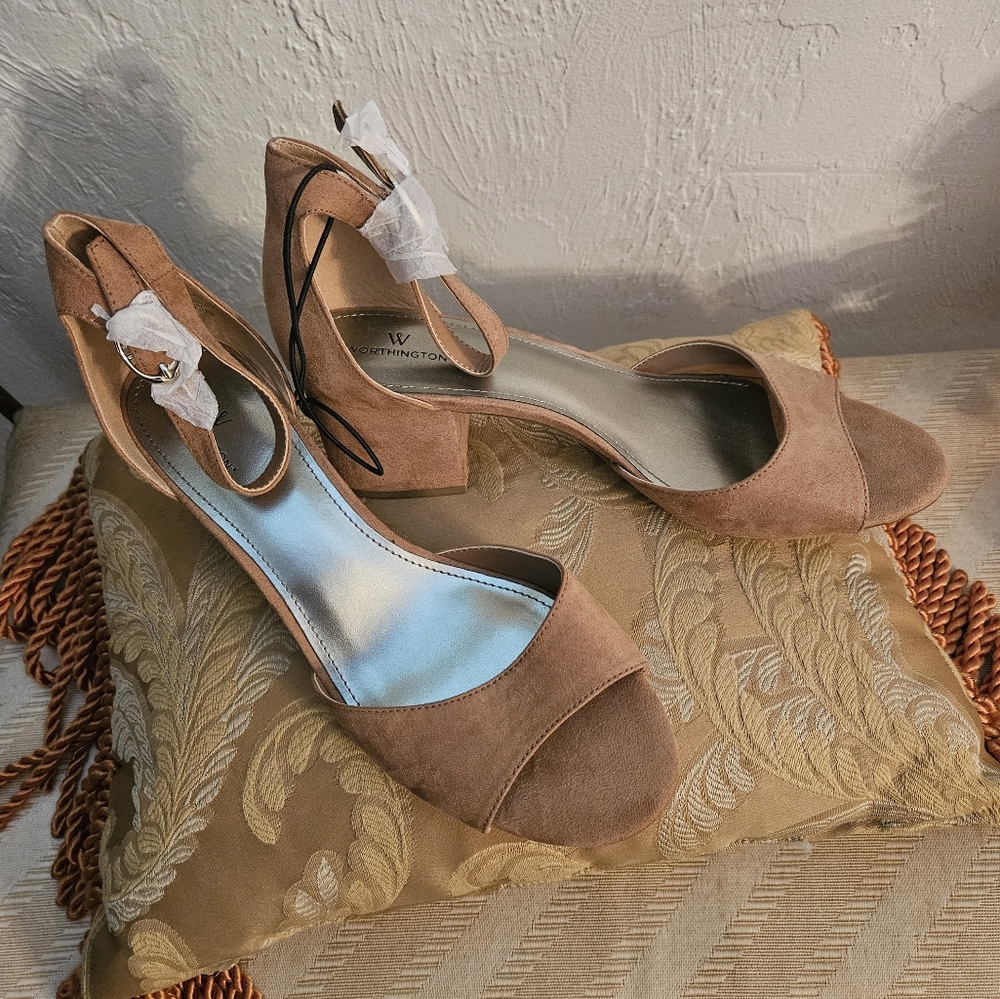 Women's Suede Open-Toe Pumps